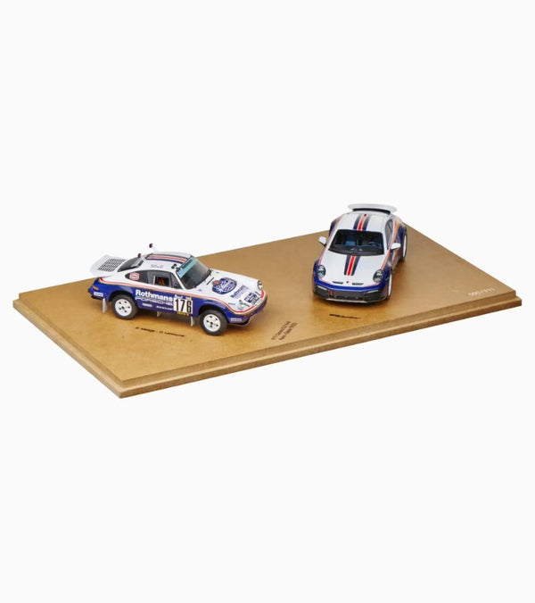 Porsche 911 Carrera ペーパーウェイト1/43 Porsche 911 Dakar (992) Rally Design Package & Porsche 953 Double