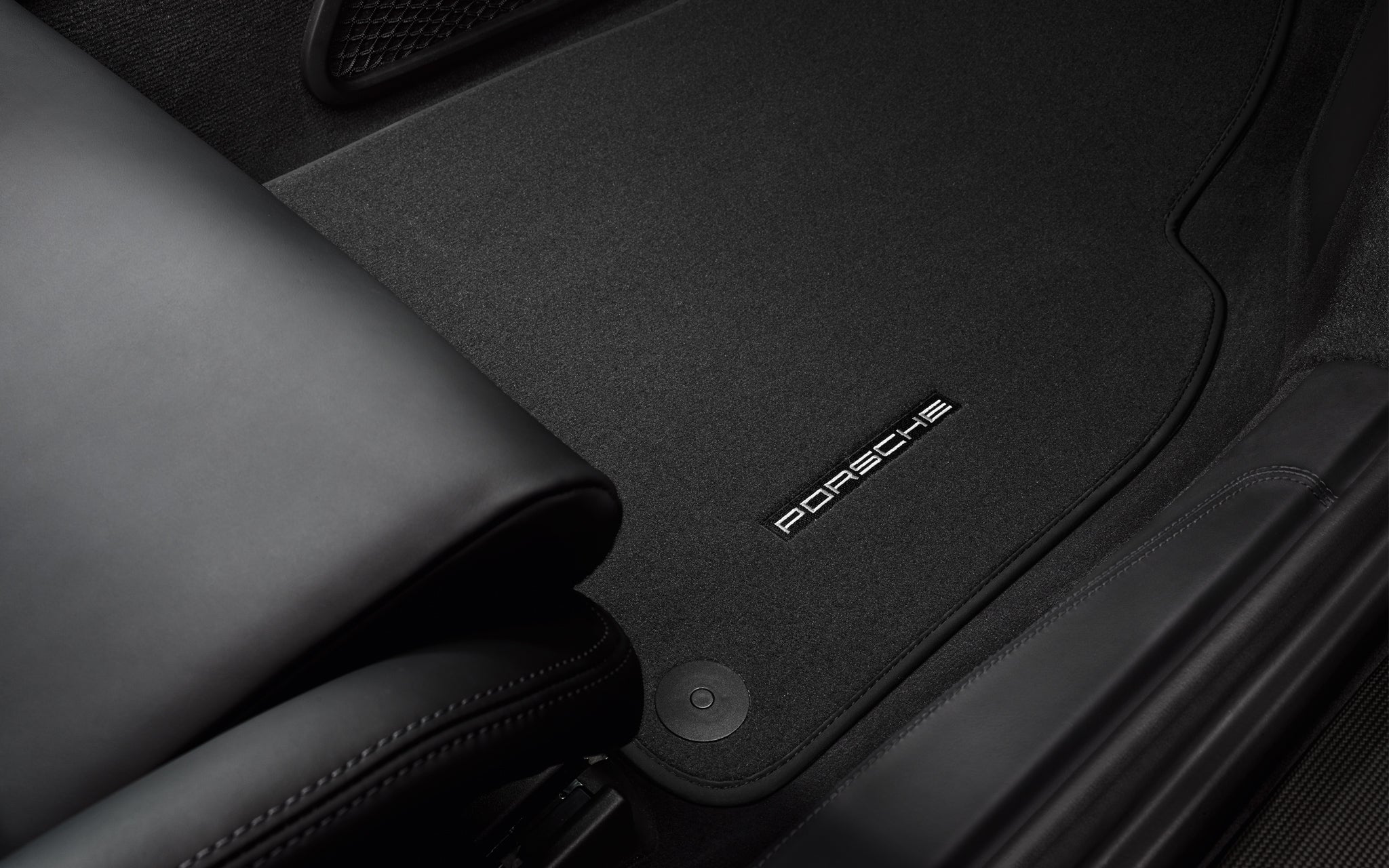 Floor mats with Nubuk surround