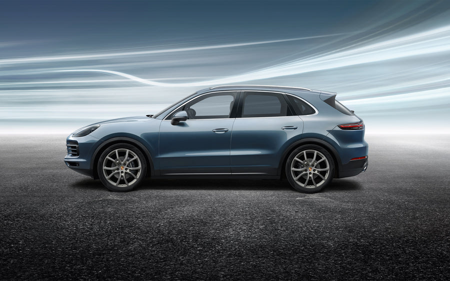 21-inch Cayenne Exclusive Design summer wheel-and-tire set, painted in Platinum (satin-gloss)