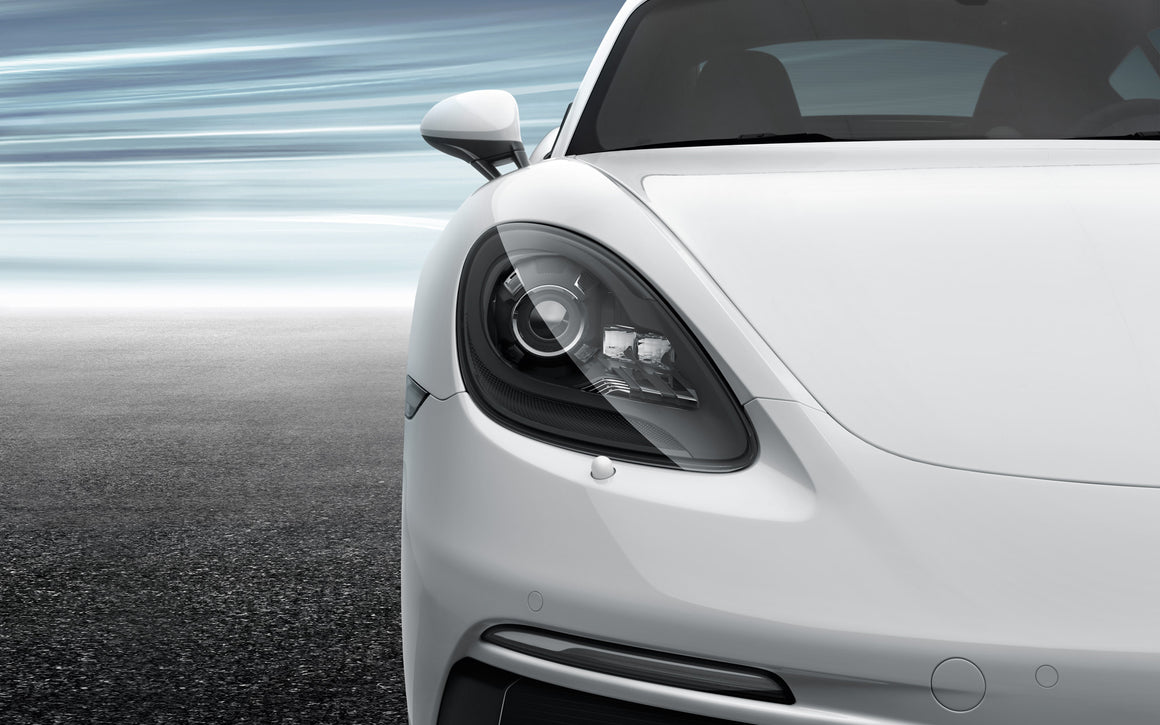 Bi-Xenon headlights in Black, incl. Porsche Dynamic Light System (PDLS)