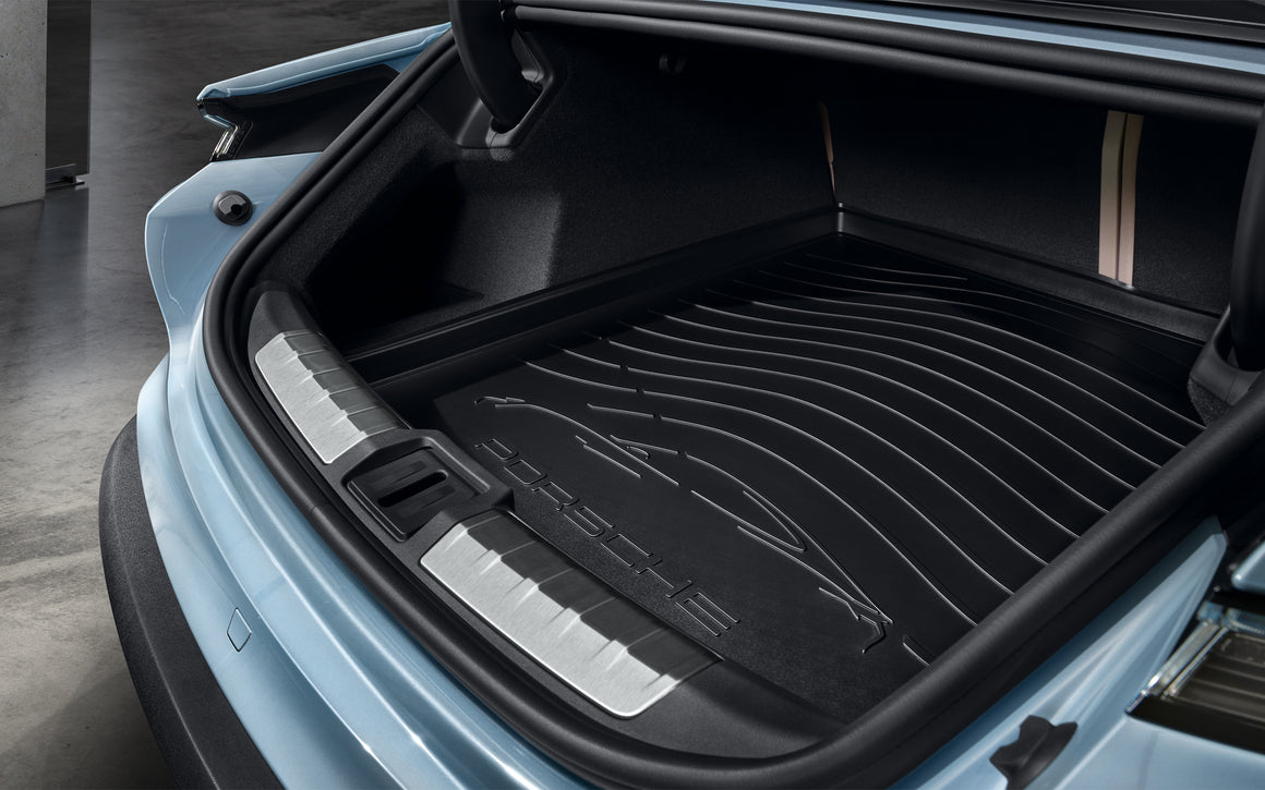 Trunk liner, rear