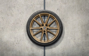 20-/21-inch Carrera S summer wheel-and-tire set painted in Aurum (satin-gloss)