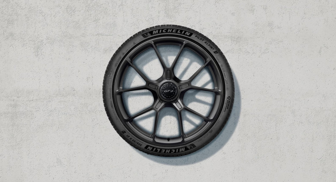 20/21-inch GT3 winter wheel-and-tire set painted in Black (satin-gloss)