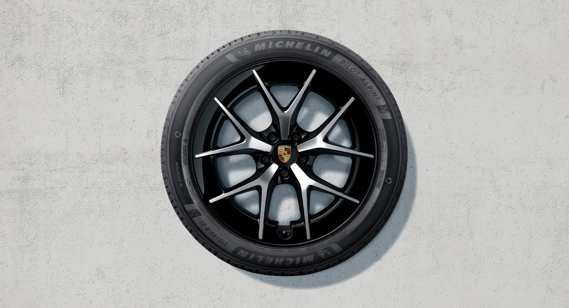 21-inch RS Spyder Design complete winter wheel set painted in black (high-gloss) with high-sheen front surfaces - Cayenne EV