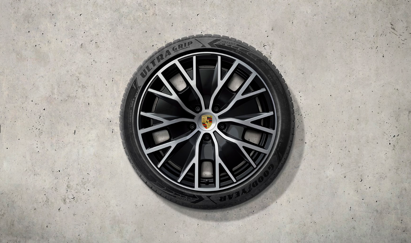 20-inch Taycan Turbo S Aero design winter wheel-and-tire set, painted in Black (high-gloss)