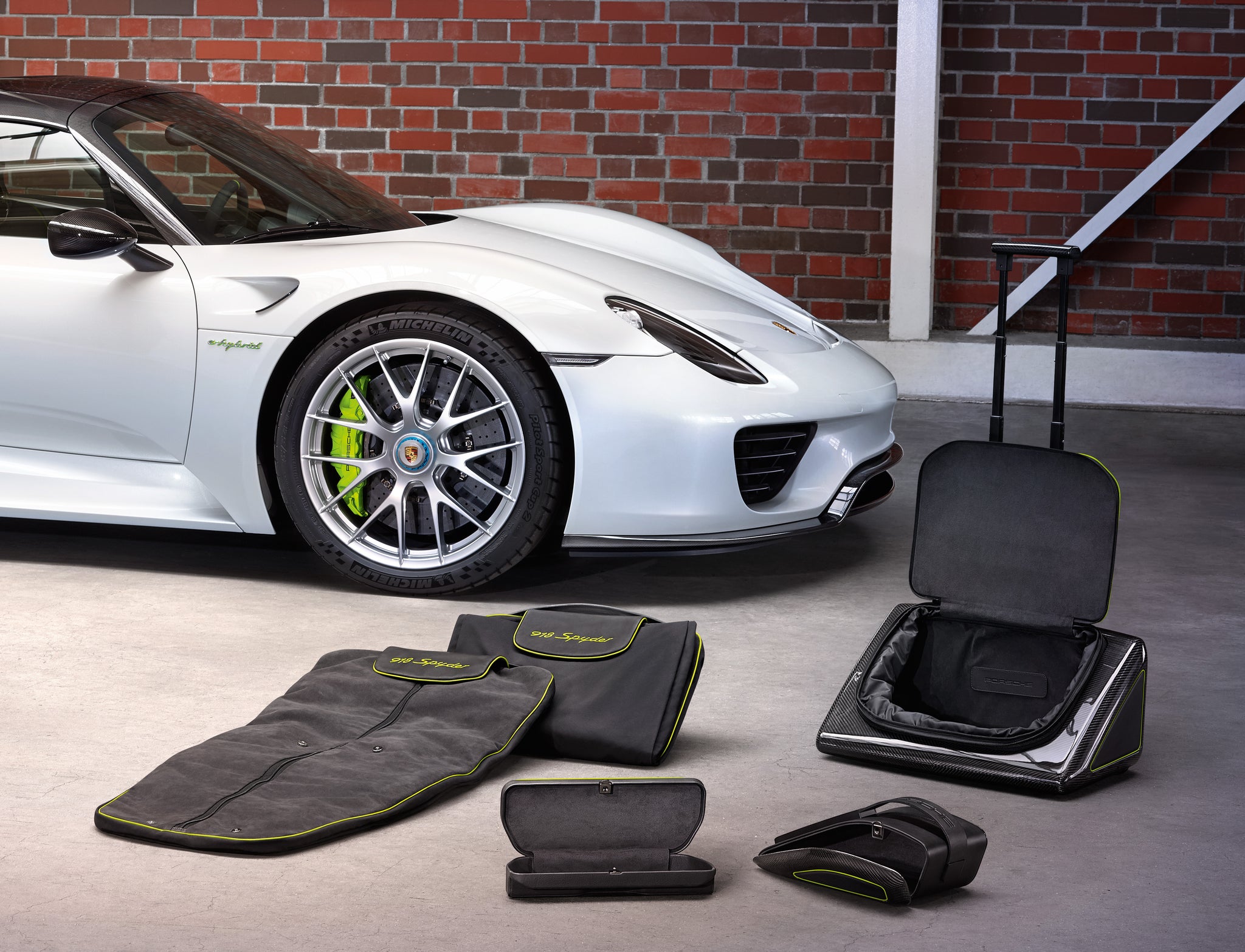 918 Spyder luggage set (5-piece) - Porsche Centre Downtown Toronto