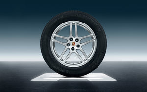 18" Macan S Winter Wheel and Tire Set - 95B