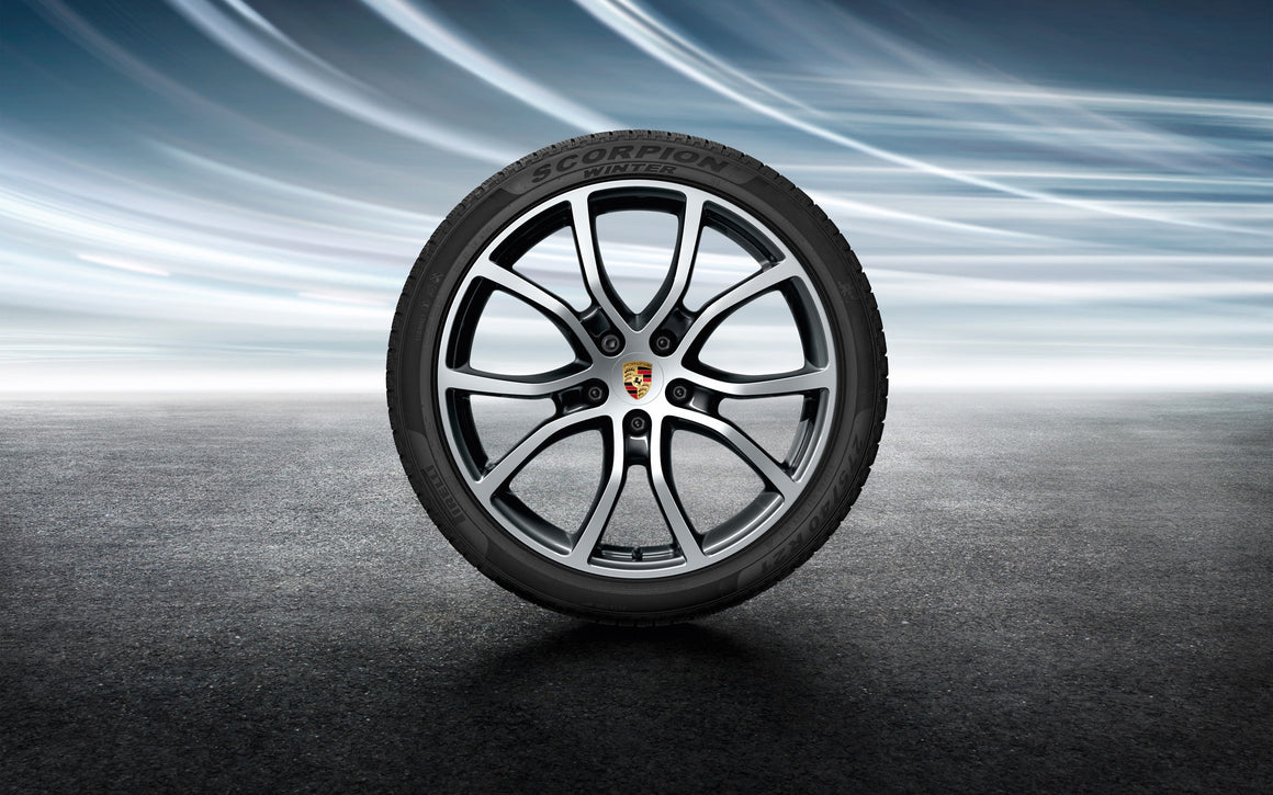 21-inch Cayenne Exclusive Design winter wheel-and-tire set, painted in Black (high-gloss)