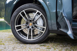 21-inch Cayenne Turbo summer wheel-and-tire set