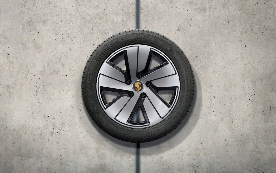 21-inch RS Spyder Design summer wheel-and-tire set - Porsche Centre  Downtown Toronto
