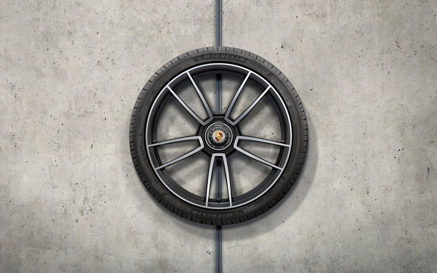 20-/21-inch 911 Turbo S winter wheel-and-tire set - 992 - CenterLock