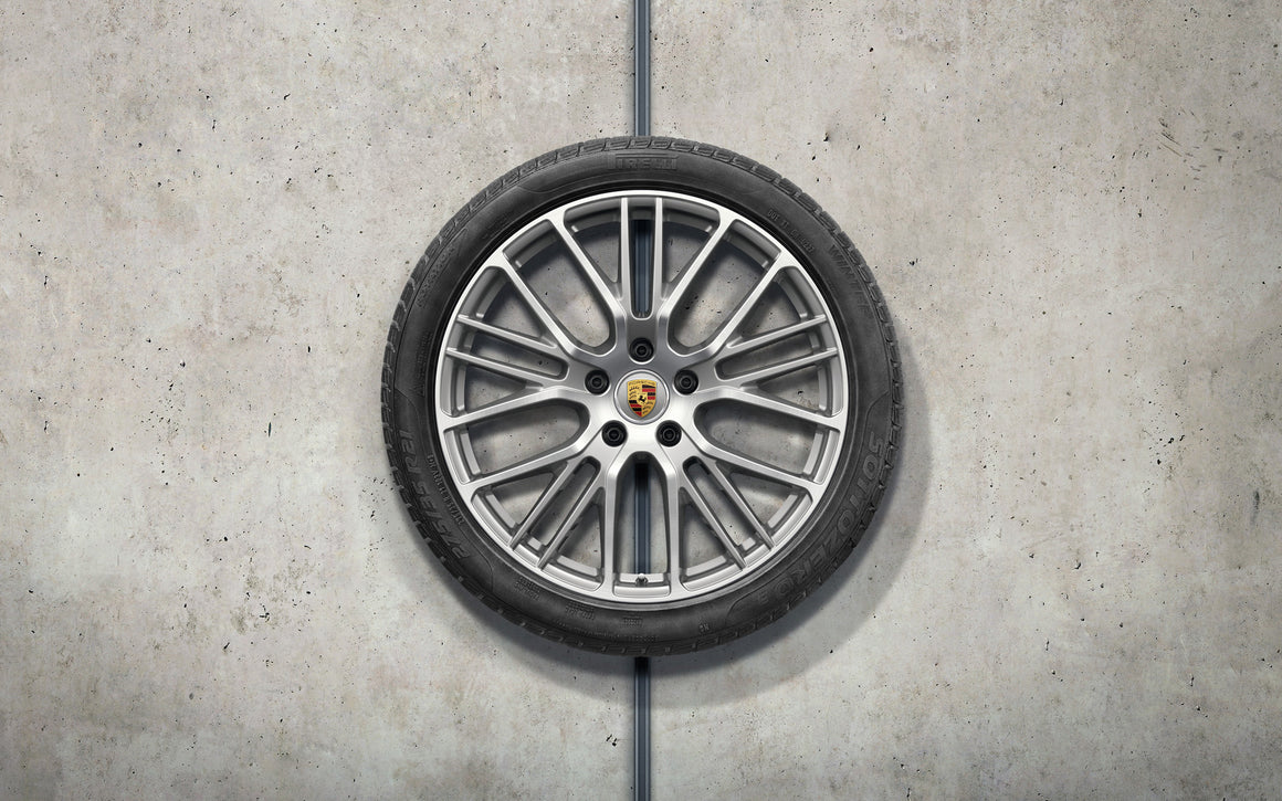 21-inch Panamera Exclusive Design Sport winter wheel-and-tire set