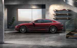 21-inch Panamera Exclusive Design Sport winter wheel-and-tire set, painted in Black (high-gloss)