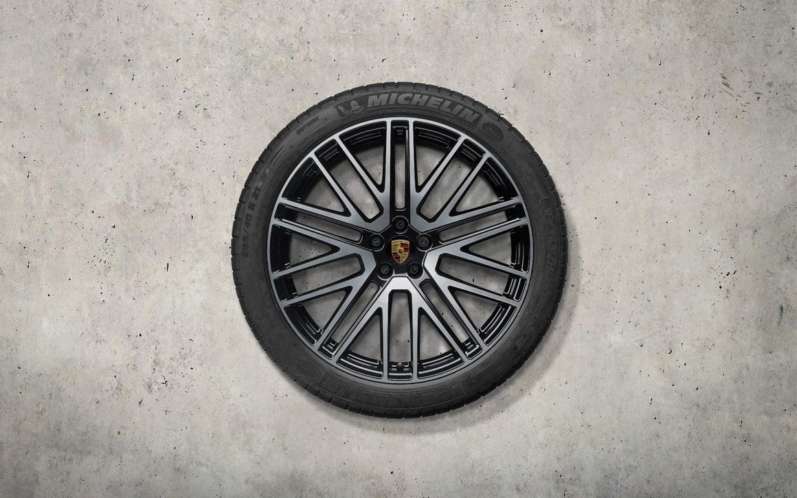 21-inch 911 Turbo Design summer wheel-and-tire set