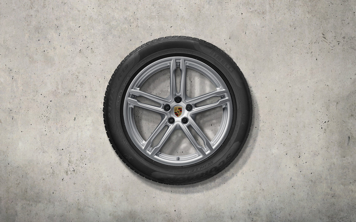 19" Macan Winter Wheel and Tire Set - 95B.III