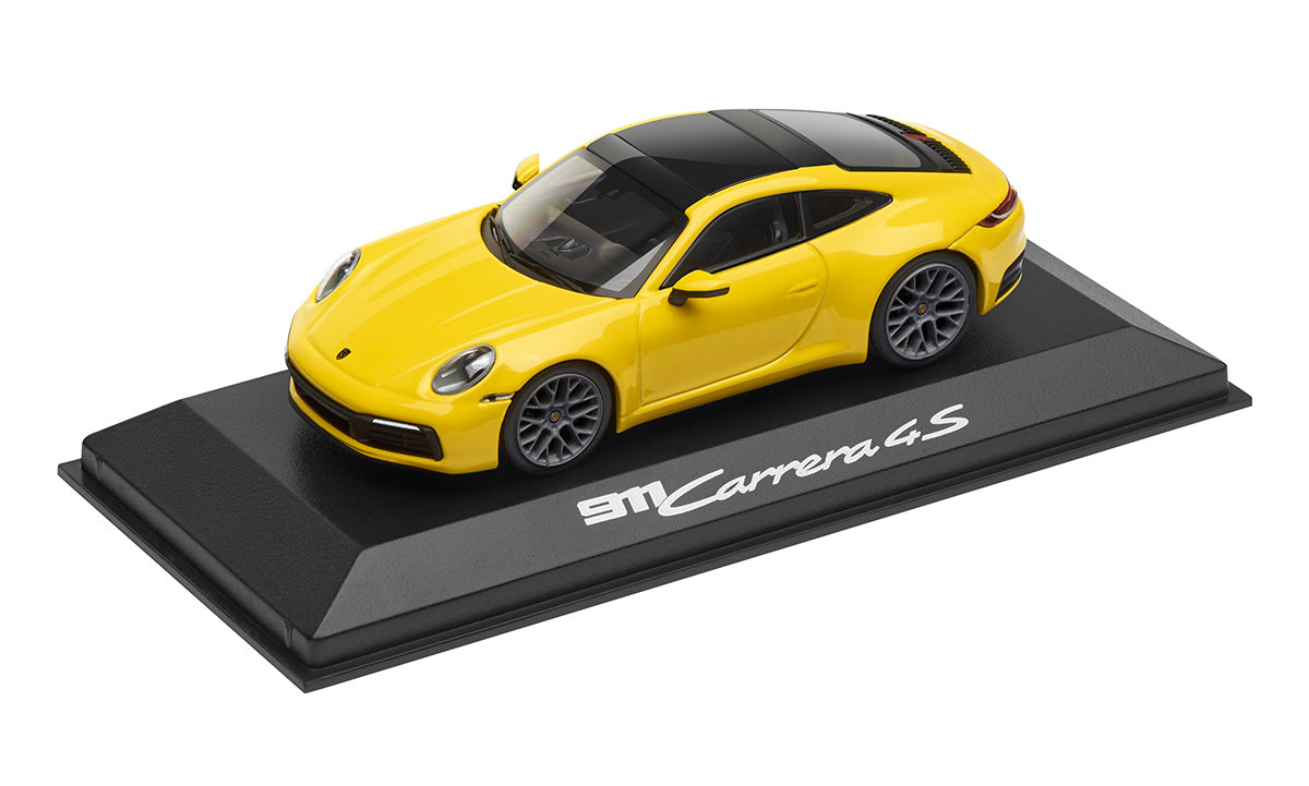 アテッサ新作モデル 911 (992) Centre Porsche - 1:43 yellow, racing Coupé, C4S ミニカー